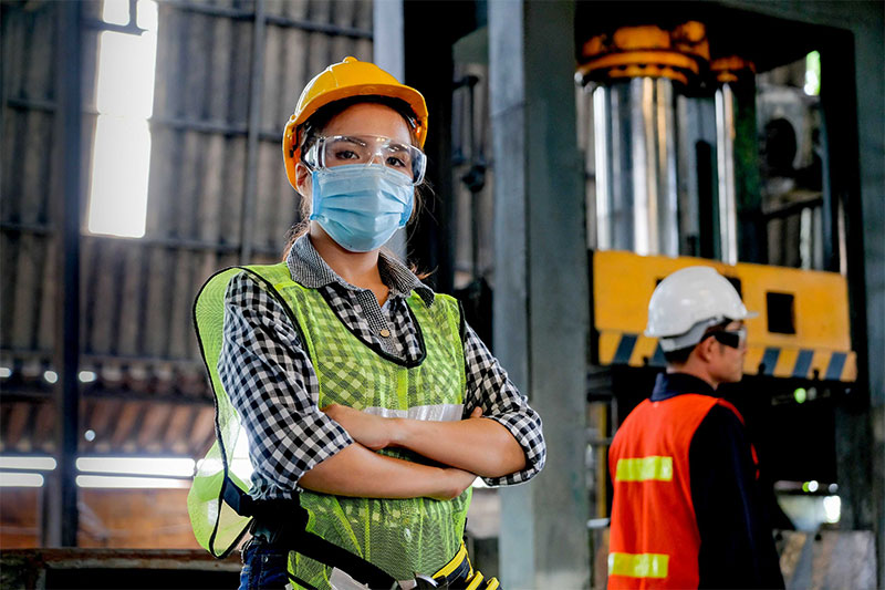 Kính bảo hộ đảm bảo vừa bảo vệ tốt, vừa mang lại cảm giác thoải mái cho người dùng.